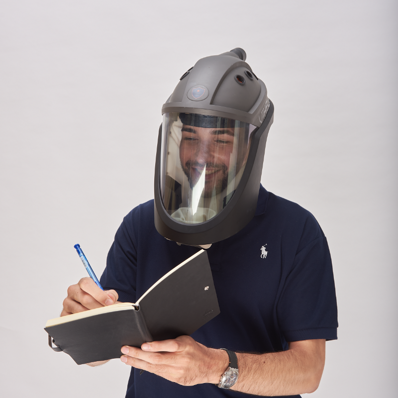 vihelmvn's tweet photo. Vihelm's powerful blower gives you more than enough air (1.5 times NIOSH's standards). Keep harmful pathogens out, get purified air in. Get on with your day, safely. 

* Double protection
* Strong airflow
* Built-in glove
* Built-in side trays
* Scratching holes
