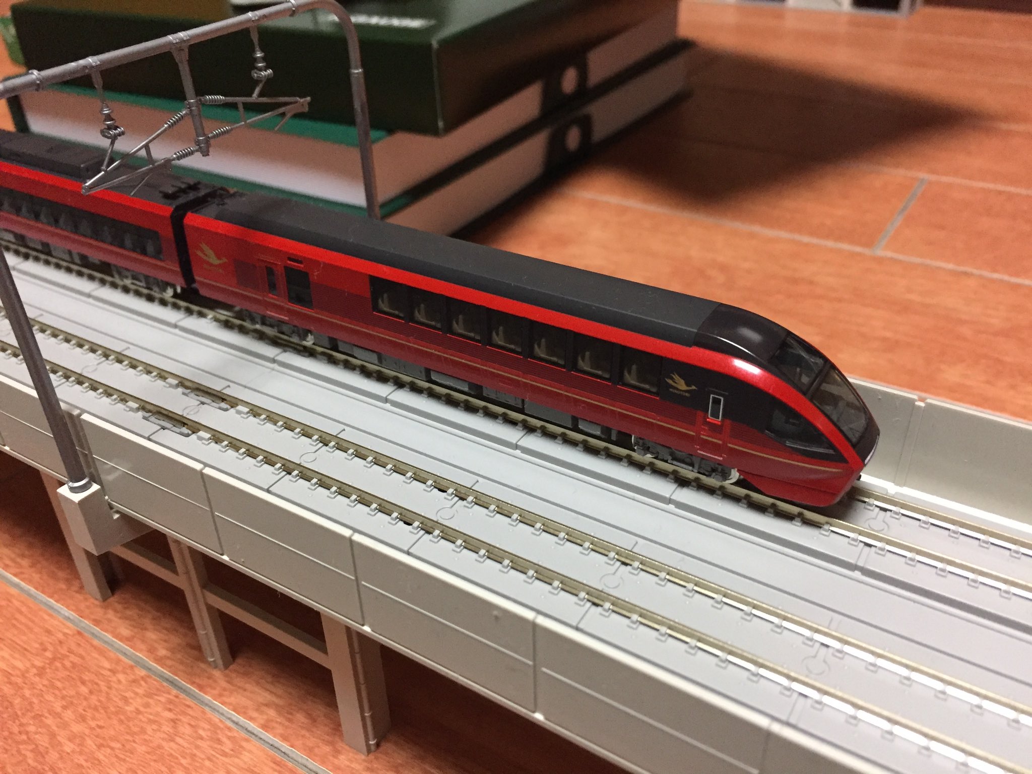 It事務所のnゲージ プラレール Twitterren まとめて 京急2100形と 近鉄ひのとりです 京急の電車と近鉄の普通電車のカラーリングって真逆なんですよね