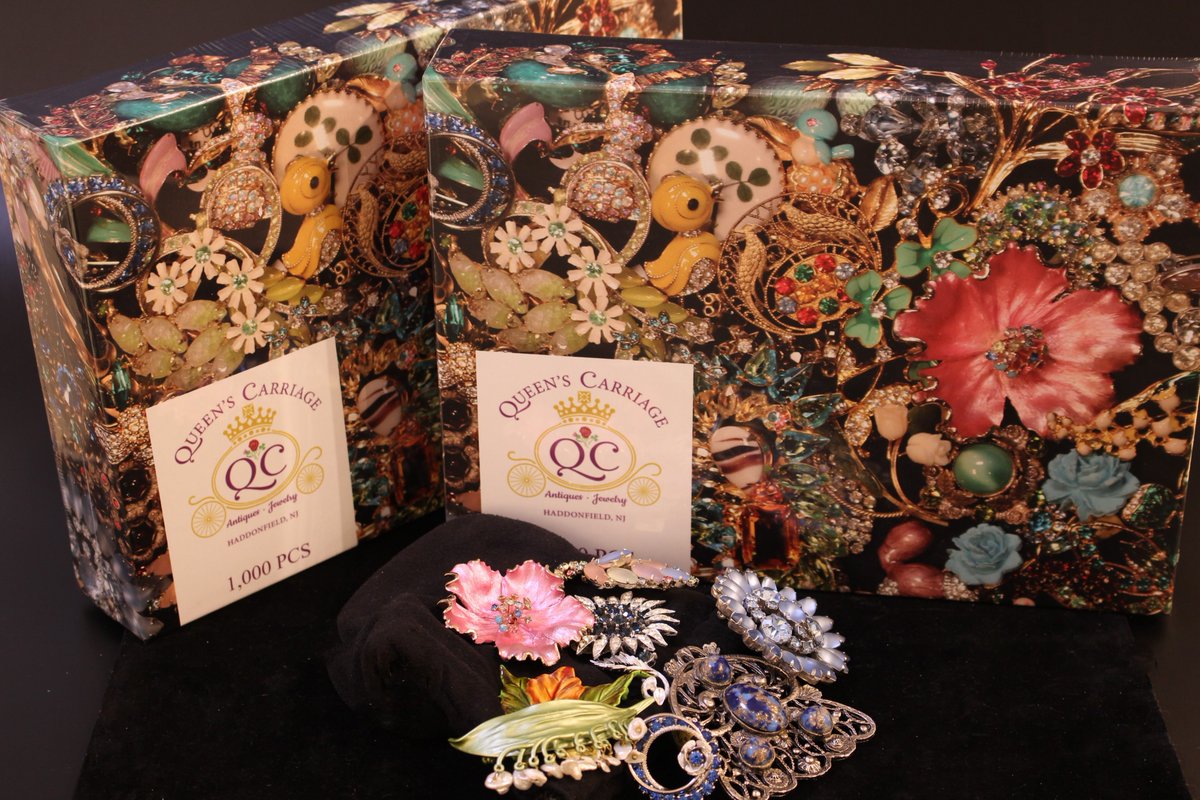 QueensCarriage's tweet photo. The Brooch Puzzle.  A Queen’s Carriage exclusive.  Get this 1000 piece puzzle with an image of dozens of beautiful antique brooches.  A perfect gift idea! Just $39! #GiftIdea #ChristmasGift #PerfectGift #GiftForMom #GiftForHer #Haddonfiled @haddontwpnj https://t.co/xgMyl53WkV