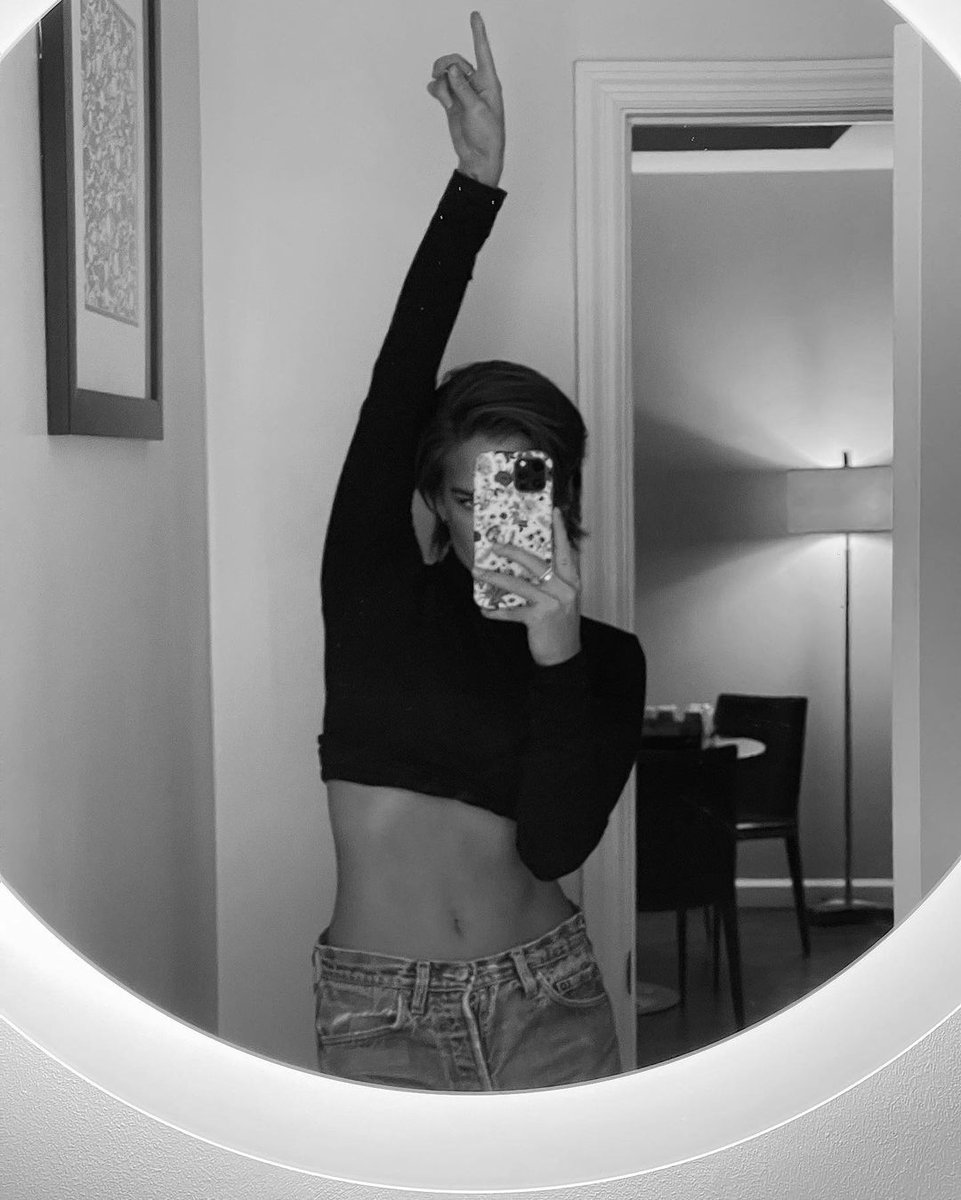 ⠀ 

                     What y’all doin? . . .

  ⠀