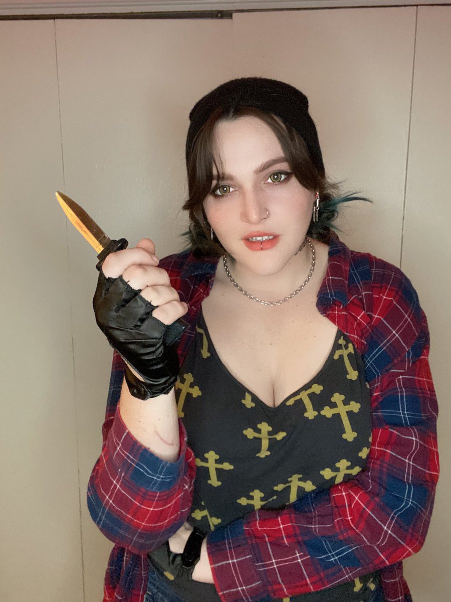 kjinxes's tweet photo. “Melanie King recording....apparently” 🔪🩸🧿 not saying i look good but i look GOOD #tma #themagnusarchives https://t.co/eob2tnaoUF