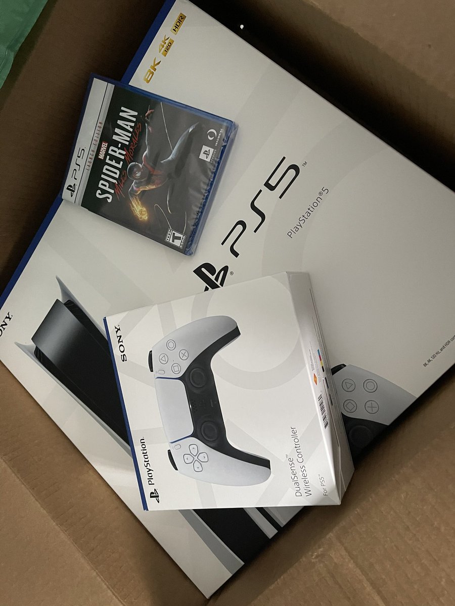 kaisera's tweet photo. @sKeezy618 @SweetBabyPali @PS5Drop @spieltimes @YtNextGenGaming @PS5StockUpdates Got mine today from the 12th as well. Expedited shipping. https://t.co/PaUUjjK58C