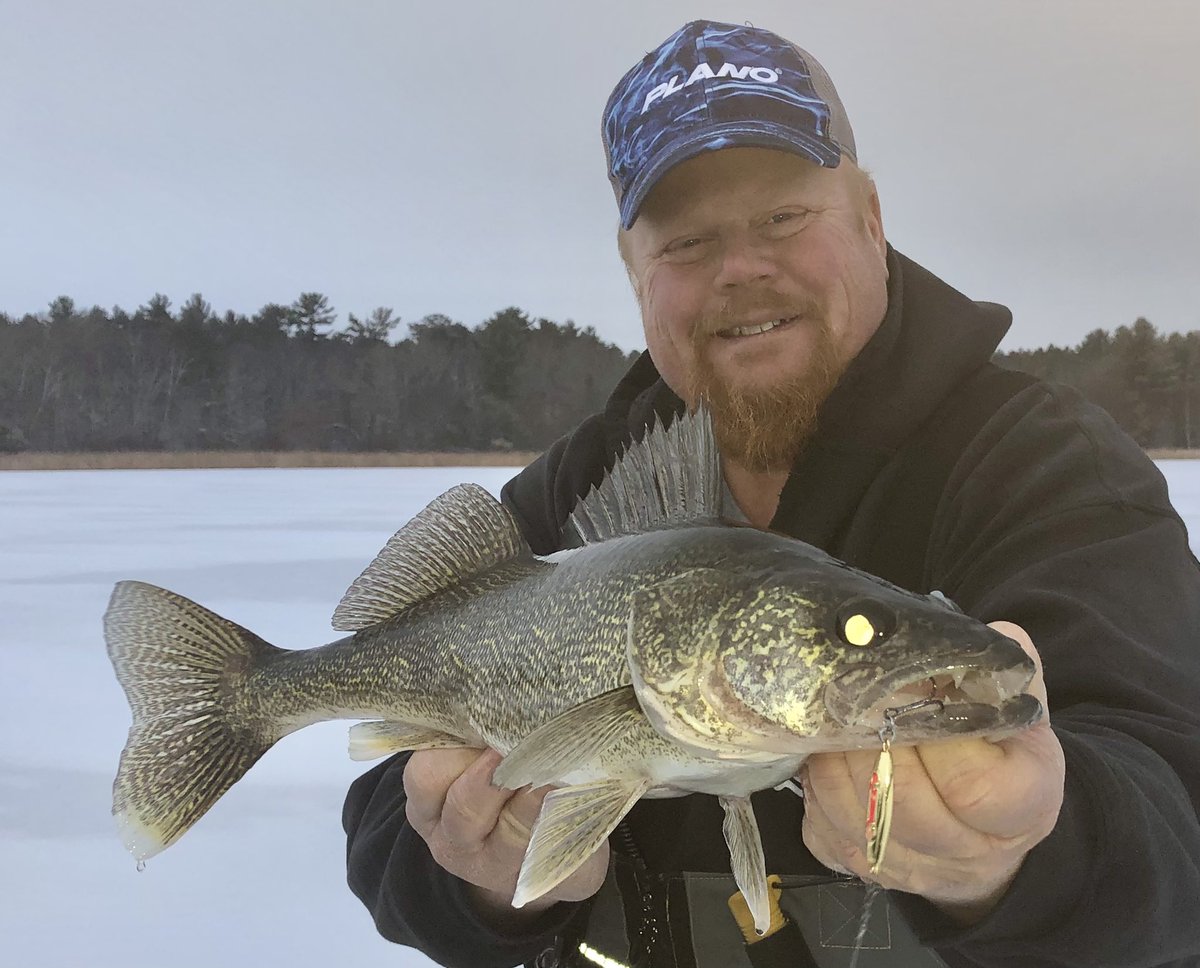 brobull's tweet photo. #Lastdayoffall #icefishing 2020 #SundayMotivation 🥶🎣👍 BB https://t.co/UErQTSBRsT