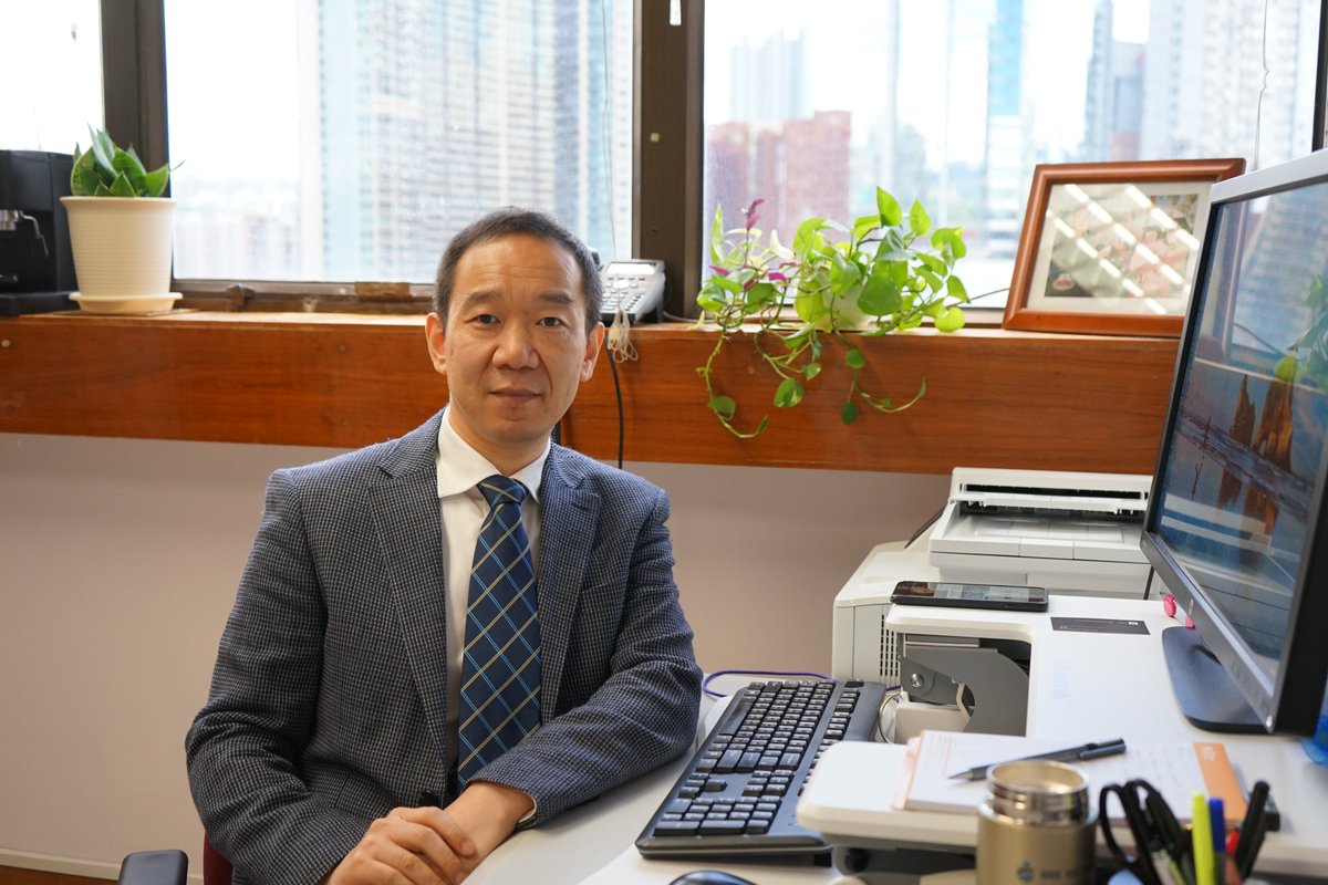 HongKongPolyU's tweet photo. Professor Guo Song, Associate Head (Research & Development) at #PolyU's Dept of #Computing, was recognised as one of the 64 Distinguished Members of the #AssociationforComputingMachinery for his outstanding contributions to the field. Congratulations! https://t.co/yb1kWfohpd https://t.co/JWAHO5rnks