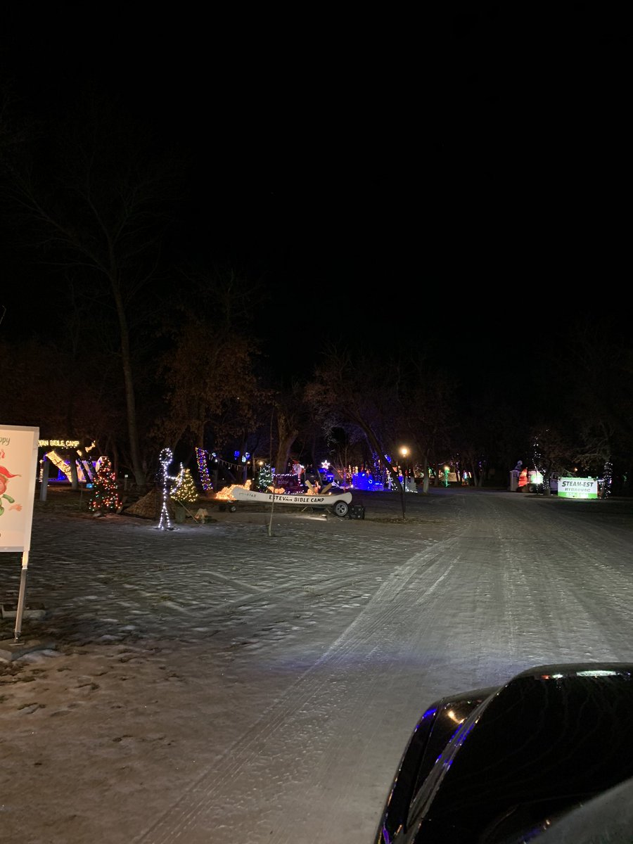dustinhockey's tweet photo. A big hats off to all the businesses in Estevan and surrounding area on the light show at the Festival of Lights. What an impressive light show!
#Bestevan #FestivalOfLights #volunteers https://t.co/pKIcSMuSFk