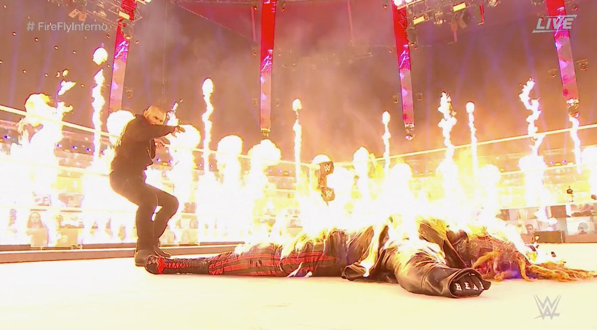 VisionCHI's tweet photo. @the_ironsheik Merry Xmas BROTHER LIGHT EM UP! https://t.co/SQRGaQtUQd