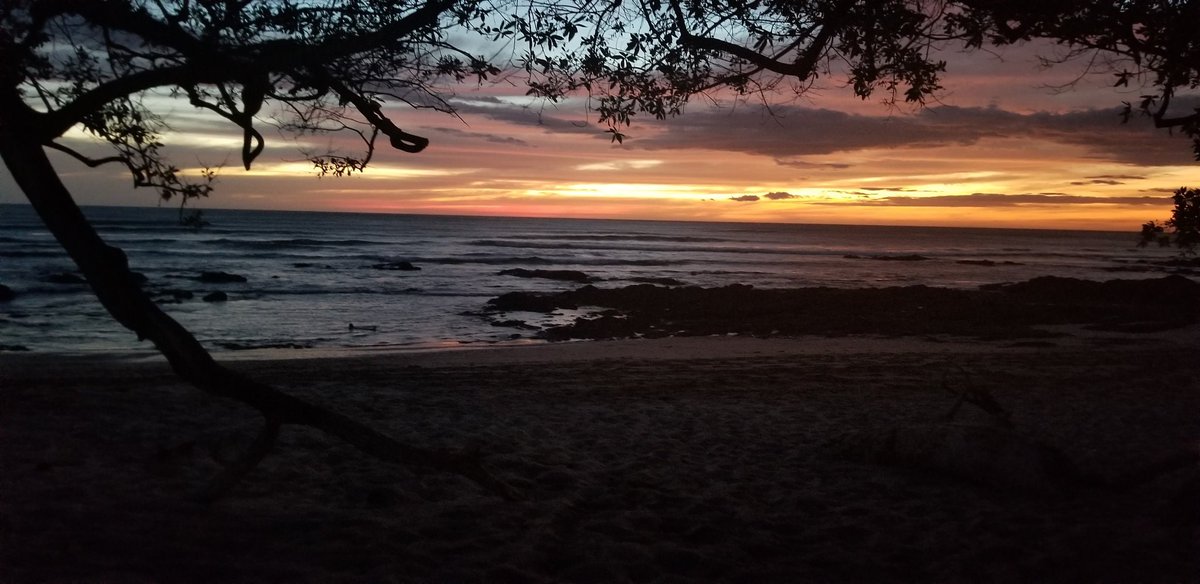 ThreeDots's tweet photo. Mother Nature doesnt need a filter...

@NatGeo #sunset #MotherNature #beautiful https://t.co/B7tjykC0Jr