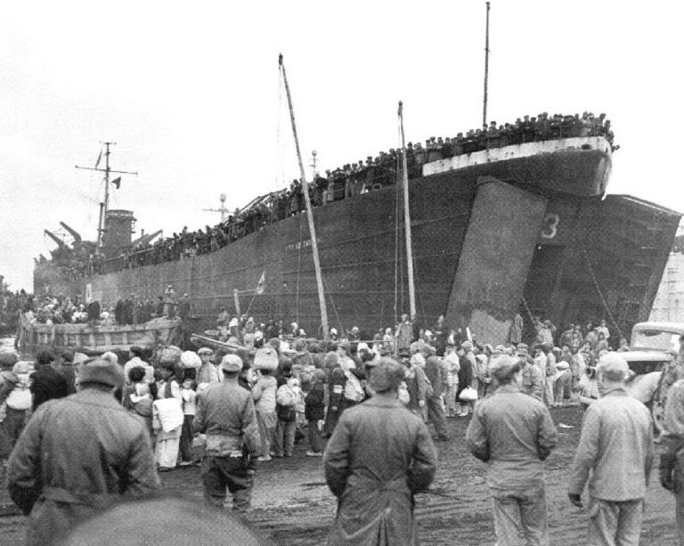 Kim Il-sung'sRegime persecuted any thought to be US/ROK Collaborators, Christians, or Anti-CommunistsHearing rumors of chance for escape, tens of thousands made journey to Hungnam carrying belongings-often across mountains and through enemy lines #Timeless  #SaveTimeless7/16