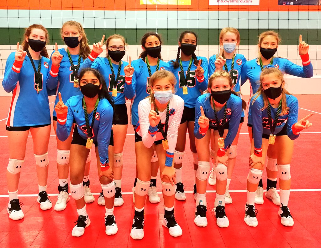 CoachDougKeyser's tweet photo. 6-0 and 1st place at Holiday Classic. Good start to the season! #Roots14UAGreen @RootsVolleyball https://t.co/URESAkXT3e