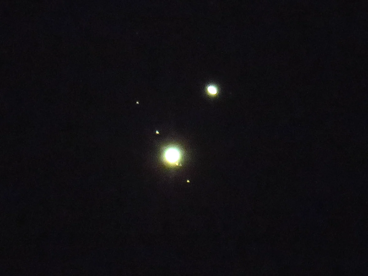 木星と土星が超大接近？一生に一度級の激レアな状況なのでぜひ夜空を見てみて！