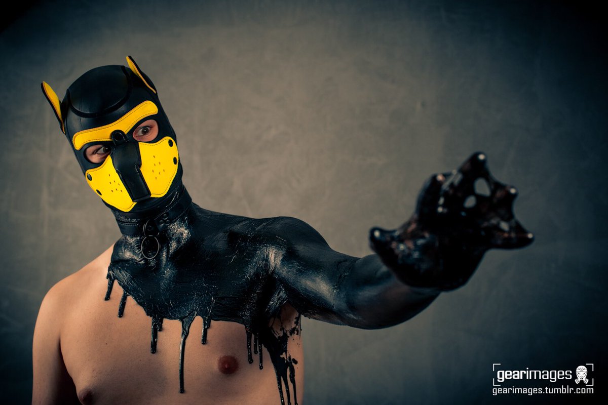Speedy__Fox's tweet photo. Rubber takes over.
.
By @GEARimages 
.
#pupplay #puppyplay #humanpup #humanpuppy #humanpupplay #bodypaint #pupplaycomunity #pupplaygermany #rubberpup #rubberpuppy #rubber #gay https://t.co/R7sX9RJher