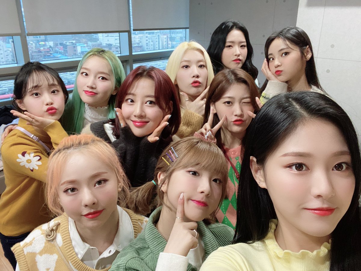 해요TV (@heyotv_imbc) on Twitter photo 끝날 듯 끝나지 않는 K-흥💃완전체
💕이달의 소녀💕vs 노래방 기계🎤 대결의 승자는⁉️
잠시 후, 해요티비 유튜브에서 만나요👀
<a href="/loonatheworld/">이달의 소녀(LOOΠΔ)</a>
#이달의소녀 #LOONA #해요티비 #HEYOTV #퇴근길노래방 끝날 듯 끝나지 않는 K-흥💃완전체
💕이달의 소녀💕vs 노래방 기계🎤 대결의 승자는⁉️
잠시 후, 해요티비 유튜브에서 만나요👀
<a href="/loonatheworld/">이달의 소녀(LOOΠΔ)</a>
#이달의소녀 #LOONA #해요티비 #HEYOTV #퇴근길노래방