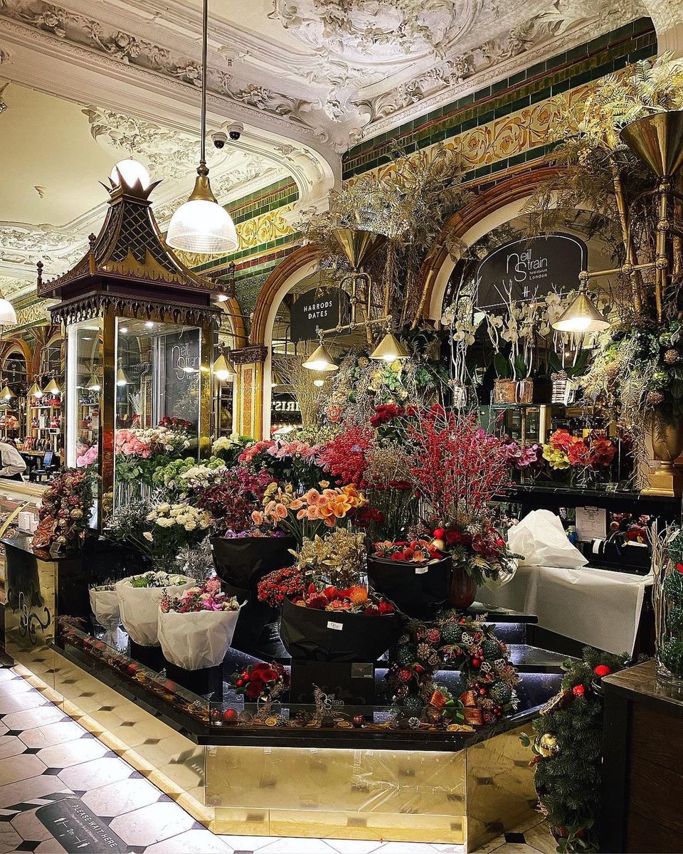 neillstrain's tweet image. #RepostPlus @monica.orion.7
- - - - - -
My favourite Harrods corner is @neillstrain corner ! 
.
.
.
.
.
.
.
.
.
.
.
.
.
#harrodslondon#harrods#neillstrainfloralcouture#mydarlinglondon#floralinstallation#autumndecor#mylondonmemo#postcardplaces#prettycitylondon#traveldreamseekers#l