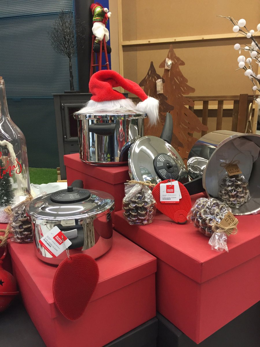 FAlbertSoler's tweet image. 💡 Idees de regals útils: menatge de cuina Kuhn Rikon i Le Creuset 😀

#Nadal2020
#KuhnRikon
#LeCreuset
#Lleida
#Torrefarrera