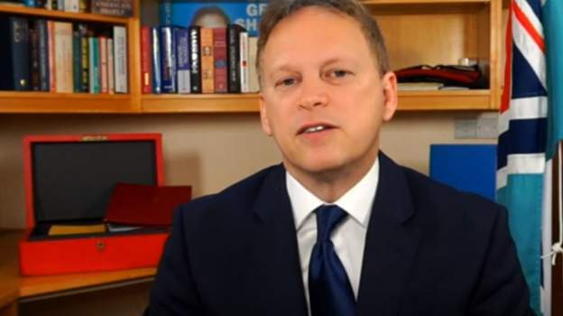 politicaltrims's tweet photo. A freshly trimmed Grant Shapps learning from the mistakes of the Spring/Summer? #mulletgate #barbersclosed #tier4 https://t.co/0h5FXZGAmF