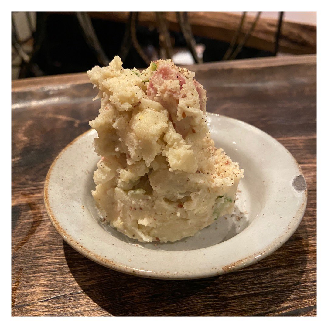 横山 ゴロー ハシエンダ食堂のポテトサラダ ポテトサラダの盛り付け方をあまり知らないのだが このように高く積むと映えるのか と密かに学びながらビールと一緒に食べた 絵 スケッチ イラスト 水彩画 ポテトサラダ 盛り付け