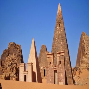 CarolyneMbithe's tweet photo. #Sudan has more than 200 pyramids, double the number found in #Egypt. The Meroe pyramids were part of the Nubian Kingdom of Kush and are up to 4,600 years old.
#Africa https://t.co/n887j2JaGr