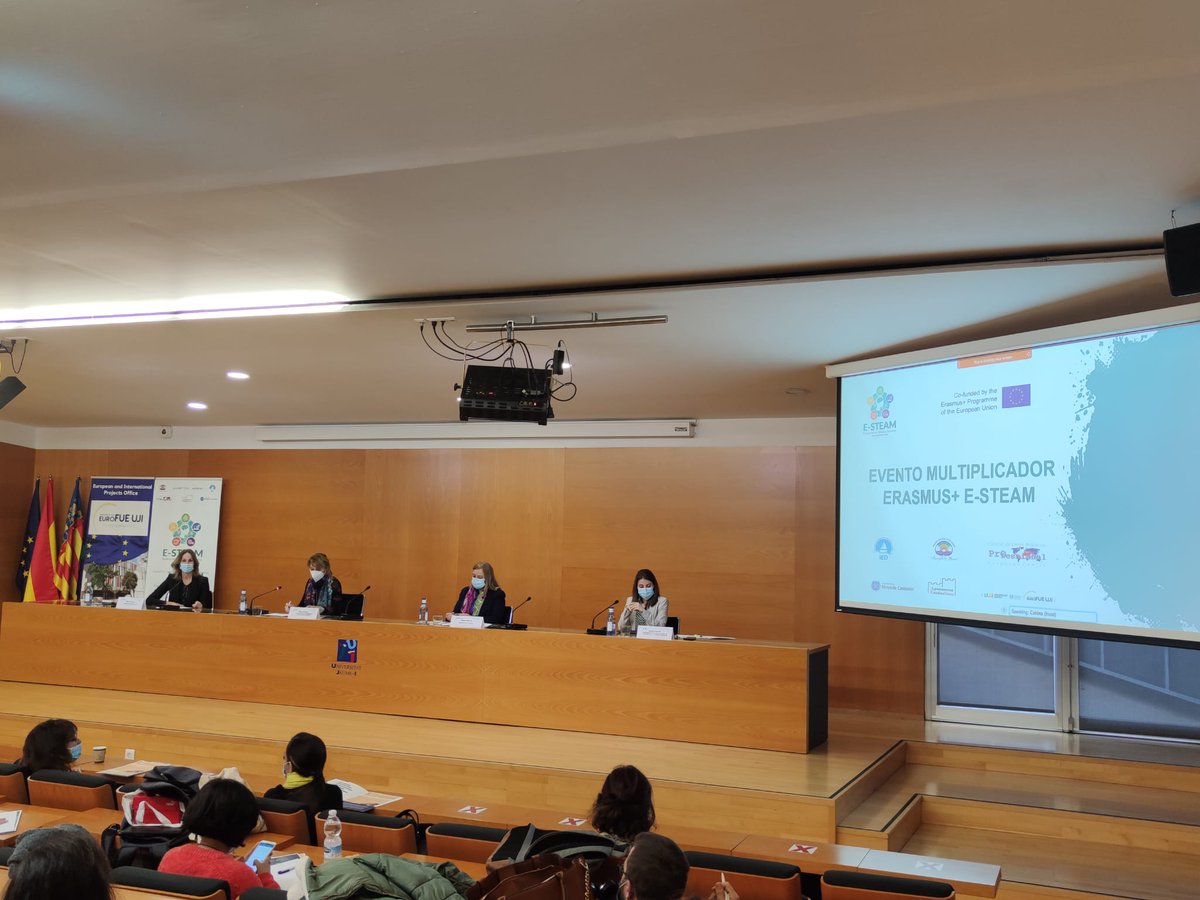 EuroFUE_UJI's tweet photo. Pilar Safont, vicerectora de Promoció Lingüística i Igualtat de la @UJIuniversitat inaugura l'Esdeveniment Multiplicador E-STEAM, molt vinculat a l'activitat en igualtat de l'Universitat a través del Programa Marc #UJILamarr https://t.co/maiSEd6t8m