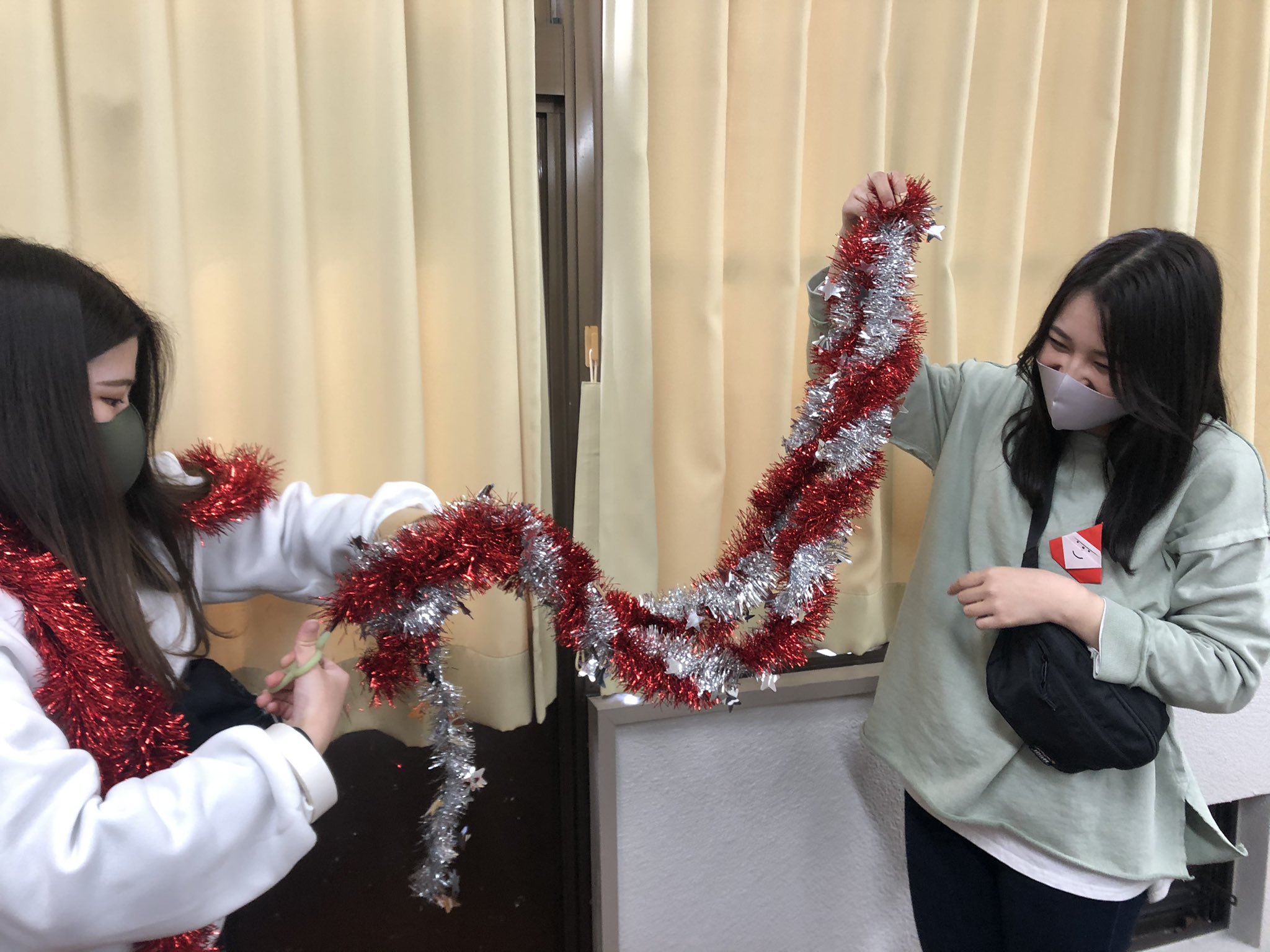 西宮てらこや Sanoteraにお手伝いに行ってきました 今回は クリスマスパーティーと6年生 学生4回生の卒てら式でした 子ども達と 学生の思い出が沢山詰まった卒てら式はとても感動的なものでした 6年生のみんな 中学生になってもみんならしく