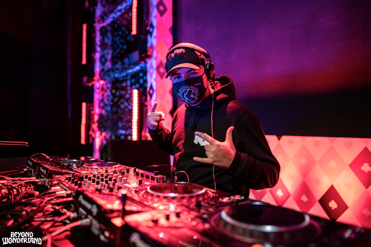 ¡Y de pronto se hizo el Hardstyle! ♟🔥 @K1Hardstyle está prendiendo el #VirtualRaveAThon de #BeyondMTY! 

Termina la noche con los BPMs al MÁXIMO y sintoniza tv.insomniac.com! 🌹