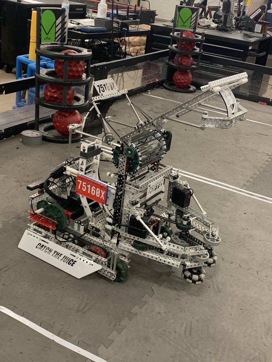 JakobeGarrett3's tweet photo. Vex Competition ready 🤖😎💯 https://t.co/pfYjIzafpQ