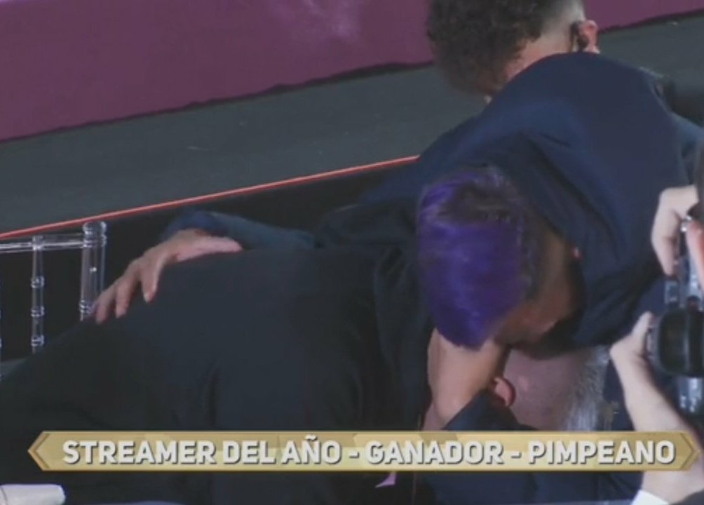 TomiiRomero05's tweet photo. Joaco celebrando los logros de pimpe me partió al medio. Quiero una amistad así de hermosa https://t.co/UxfB9lUkXC