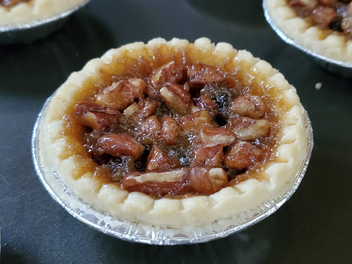 ChrisCooks_CA's tweet photo. Did a little baking today. Forty Creek butter tarts and fantastic, melt-in-your-mouth shortbread. Shortbread recipe posted at https://t.co/aD1SSCVjmG. https://t.co/SnA0fFiOIh