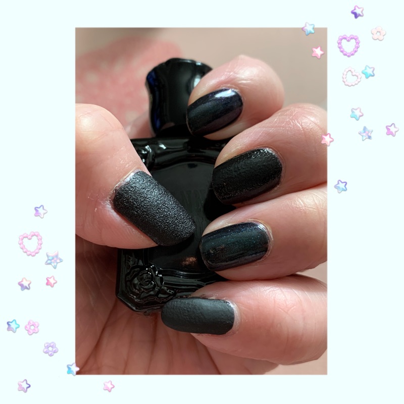 ラキシス わんだほーい Anna Suiのネイル塗ってみた 親指 中指 小指が021のレザーネイル 親指トップコートなし 中指トップコートあり 小指マットトップコート 021はトップコート塗らない方がいいね T Co Dwfebfndny Twitter