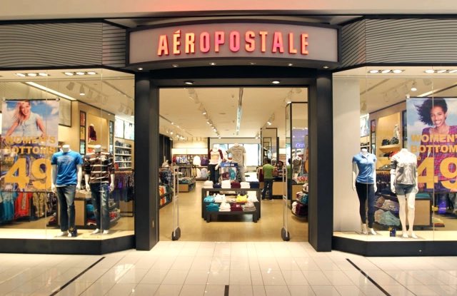 ashton would work at fucking Aéropostale idk why i just know he would