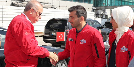 🔹Ülkesi adına hikaye yazan adam; Selçuk Bayraktar🔹

☑️Gazetemiz köşe yazarı Prof. Dr. Ahmet Emre Bilgili’nin (<a href="/aebilgili/">Ahmet Emre Bilgili</a>) yazısı

👉bit.ly/3h5zzWQ

<a href="/RTErdogan/">Recep Tayyip Erdoğan</a> <a href="/Selcuk/">Selçuk Bayraktar</a> @Baykar_Savunma <a href="/T3Vakfi/">TR Teknoloji Takımı</a>