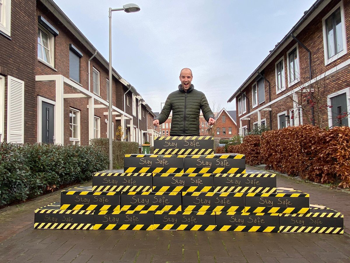 Voor het buurtpreventie team Engelenburg mocht ik namens buurtcoordinator Piet Boermans en Ciska van Baaren in samenwerking met patrimonium woonservice de Quarantaine Quality Time Box bezorgen. Ook zo’n box bij iemand laten bezorgen? Kijk op quarantaineboxen.nl