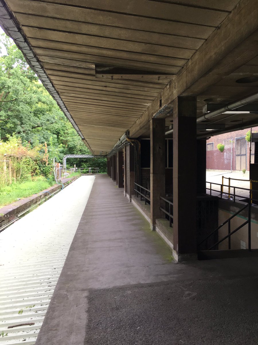 SimonZev's tweet photo. DAY280: 21/07/2019 in the summer @ltmuseum #HiddenLondon do tours of Highgate high level abandoned station. Itโs an excellent tour & weird to do mainly outside given the usual locations. Well worth it for the #NorthernHeights history alone #Highgate
#CoronaAlone #CoronaLockdown https://t.co/YgnAQqh9Kp