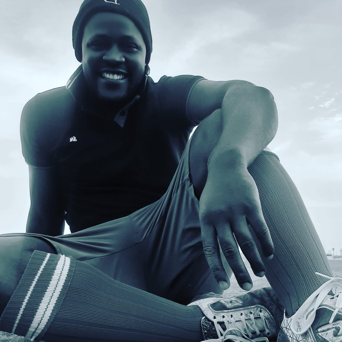 JohnzJack's tweet photo. No matter how stressed you're!!!! Keep smiling 😃 ☺ #footballforlife https://t.co/HRl0GnpUHj