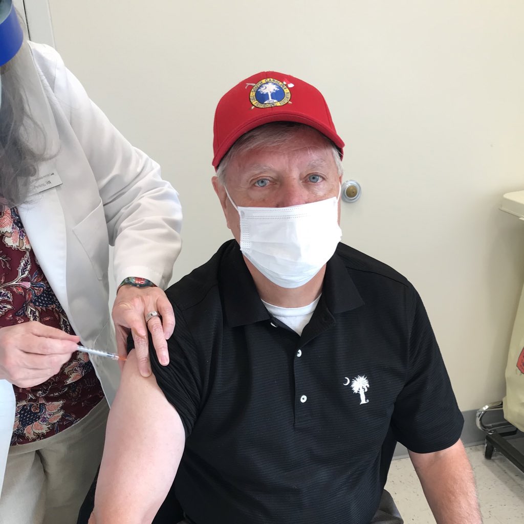 BillyBaldwin's tweet photo. Lindsey Graham and Marco Rubio getting COVID-19 vaccinations first is the equivalent of men who dressed as women in order to escape the sinking Titanic. https://t.co/MvFPRgrRYP