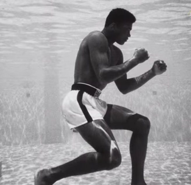 MOHAMMAD ALI TRAINING UNDERWATER.