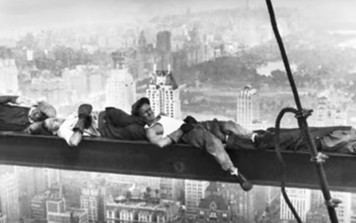 MEN SLEEPING ON BEAMS, 30 ROCKEFELLER CENTRE, 1932
