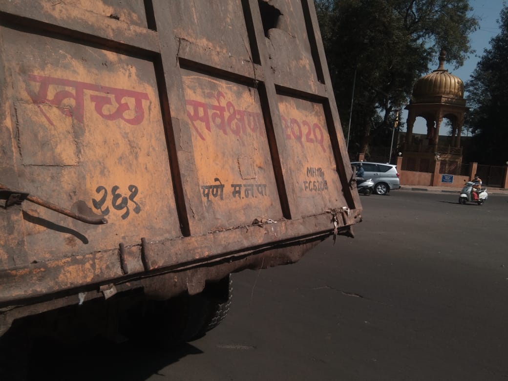 SakalMediaNews's tweet photo. पुणे : सारसबागेच्या समोरील रस्त्यावर अपघात; डपंर आणि दुचाकीच्या अपघातात दुचाकीस्वार जागीच ठार
#Sakal #sakalNews #MarathiNews #Pune #Sarasbag #Damper #TwoWheeler https://t.co/re43JOV0jy