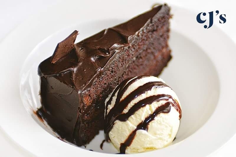 CJs__256's tweet photo. We go together like ice cream and cake 😉 Tag your partner-in-food and let them know this #FudgeObsession has both your names on it…
#CJsDesserts
#Chocolate https://t.co/LDJsg99LCg
