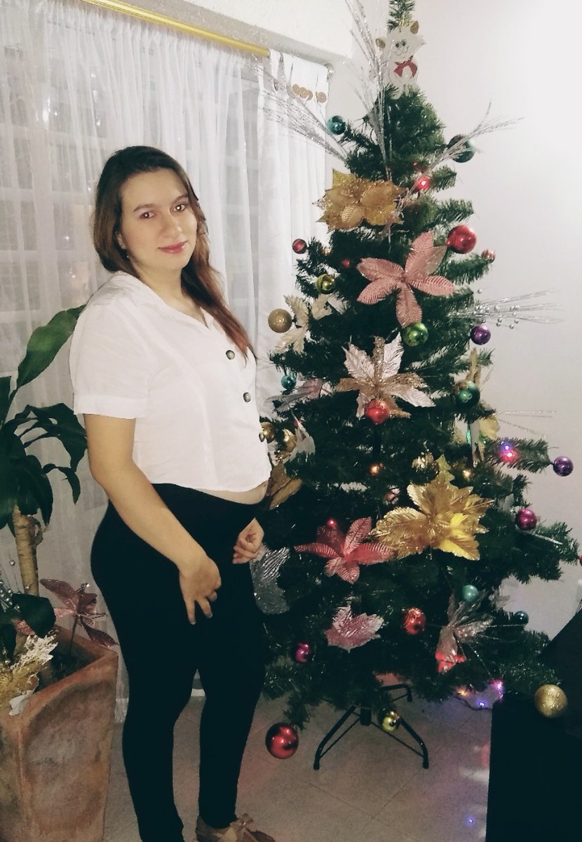 ovespinosa's tweet photo. 💜🌺 https://t.co/fHpRZZyFg5
