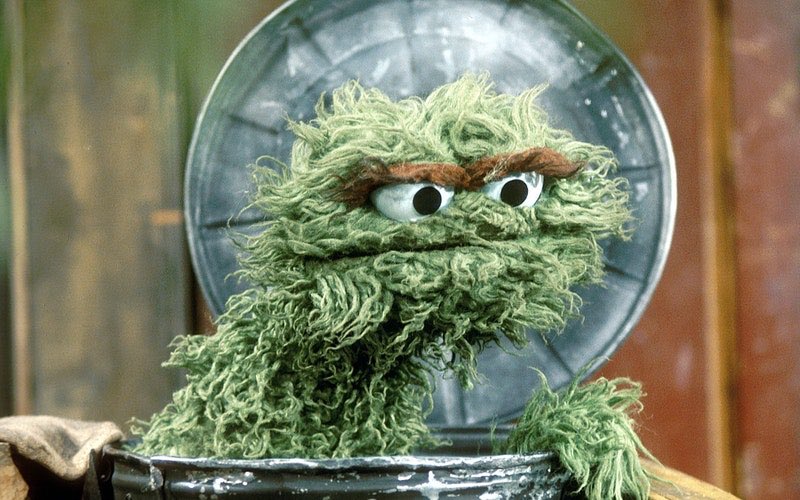 Dag Namitt!! 2am.. forgot to put bins out - trucks round here come at 6am.. it’s pretty cold .. Pajama shorts on.. tweeting instead of making a decision