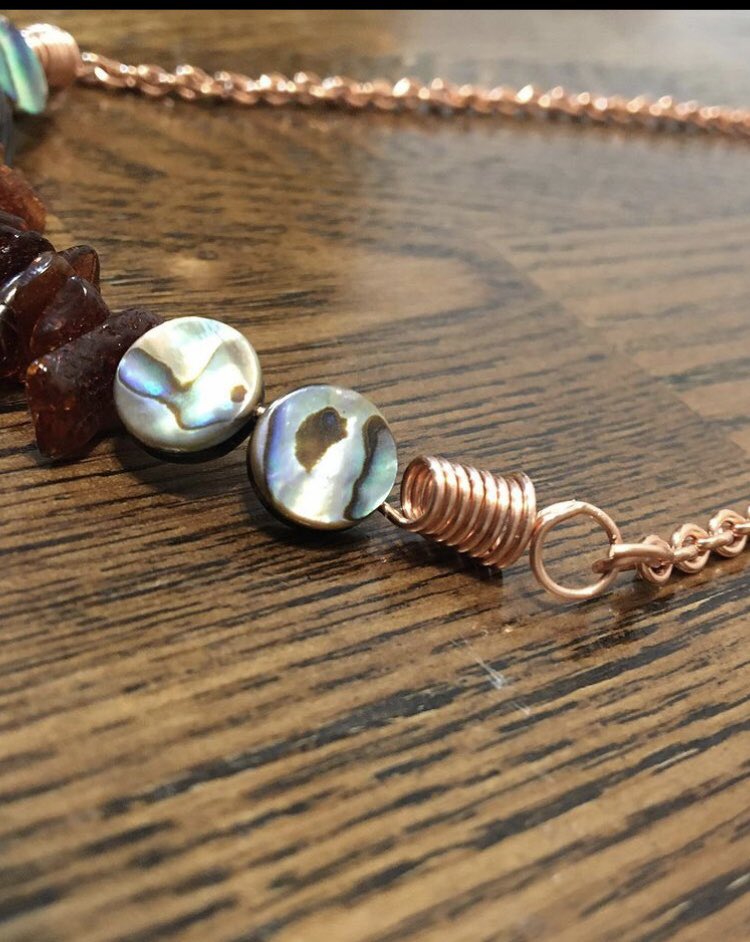 ReflectAura's tweet photo. Abalone sea shell and Amber beaded necklace.  Link in the bio. Use Coupon REFLECT20 for 15% off.
#etsy #jewelry #SmallBusiness #BlackBusiness #BlackOwned #ad #shopping #onlineshopping #Online #giftideas #holidays #handmadehour #handmade #oneofakind #necklace #amber #love https://t.co/lfKVssDI5E