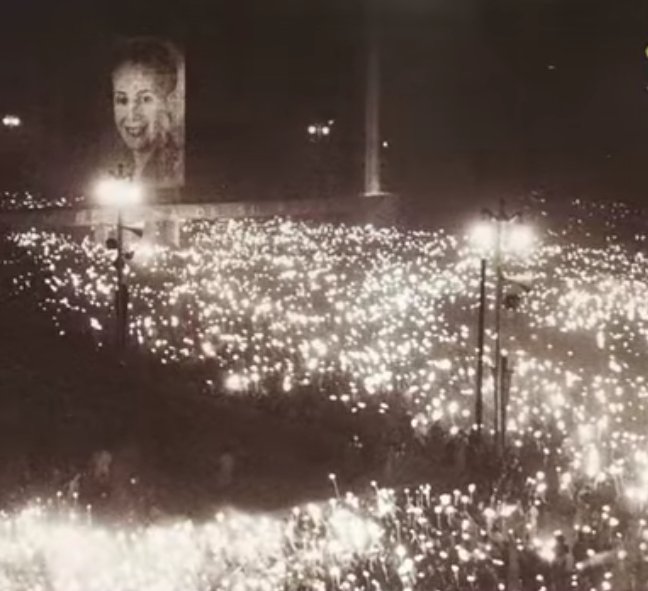 NEARLY THREE MILLION PEOPLE ATTENDED EVITA'S FUNERAL.