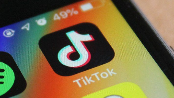 EnjoyDigitAll's tweet photo. (#Retail) Walmart to pilot test livestreamed video shopping on TikTok 🤳 🛍️
v/ @TechCrunch - https://t.co/qoadg6N8b2 https://t.co/JonJSluLfG