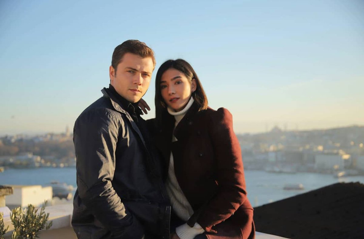 aybukeqpusat's tweet photo. Şu uyuma, güzelliğe, asilliğe her baktığımda Yavuz'u Tolga'dan başka, Bahar'ı da Aybüke'den başka kimse oynayamazdı diyorum 💫 her şeye rağmen iyi ki sizi bir arada izledik inşallah bu uyumu bir gün tekrardan görürüz ✨ #YavBah #BaharKarasu #YavuzKarasu #AybükePusat #TolgaSarıtaş https://t.co/XUZOb6ogNm