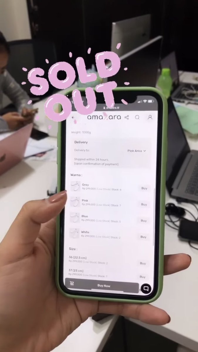 kitencandy's tweet photo. Dari kemaren ngincer sepatu barunya amazara ngiler banget. Gua baru sempet buka ig lagi dan taraaaaaa waktunya udh kelewat. Skrg udh 14.34 dan udh SOLDOUT😭😭😭😭😭 cry!!!! https://t.co/D8j4ldz7ge