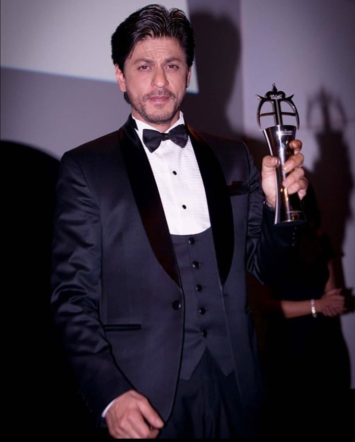 || A Thread ||  { HEART }   @iamsrk