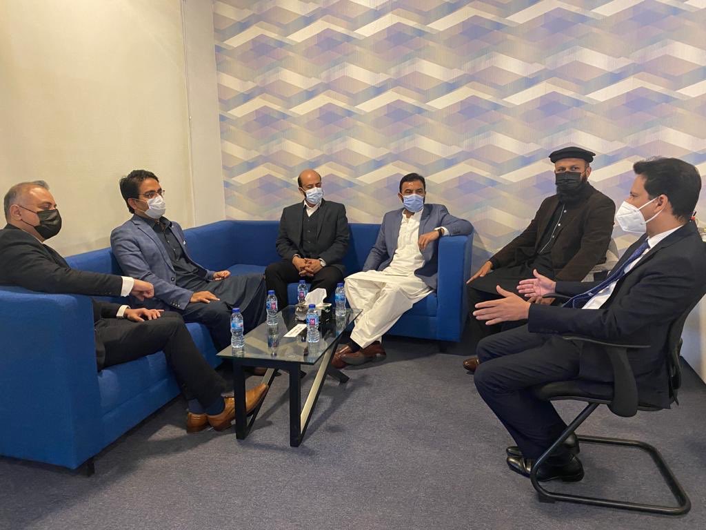 STITKPGovt's tweet image. Advisor to CM KP on ST&amp;amp;IT Ziaullah Khan Bangash along with Kamran Bangash : A pre-event (Graduation Ceremony 2020) discussion with MD PSEB Osman Nasir, CEO Ignite.pk Syed Junaid Imam and CEO LMKT Jehanzeb M. Khan
#kpciu #nicpeshawar #ignite #pseb #DigitalKP