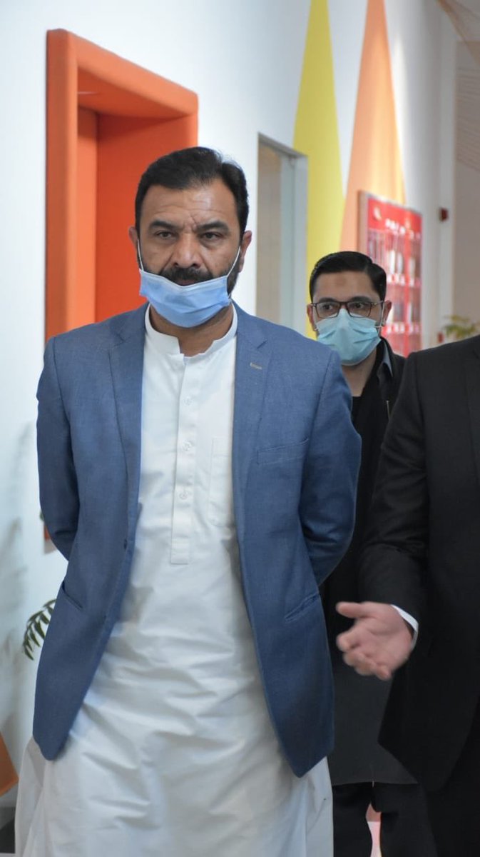 STITKPGovt's tweet image. Advisor to CM KP on ST&amp;amp;IT Ziaullah Khan Bangash along with Kamran Bangash : A pre-event (Graduation Ceremony 2020) discussion with MD PSEB Osman Nasir, CEO Ignite.pk Syed Junaid Imam and CEO LMKT Jehanzeb M. Khan
#kpciu #nicpeshawar #ignite #pseb #DigitalKP