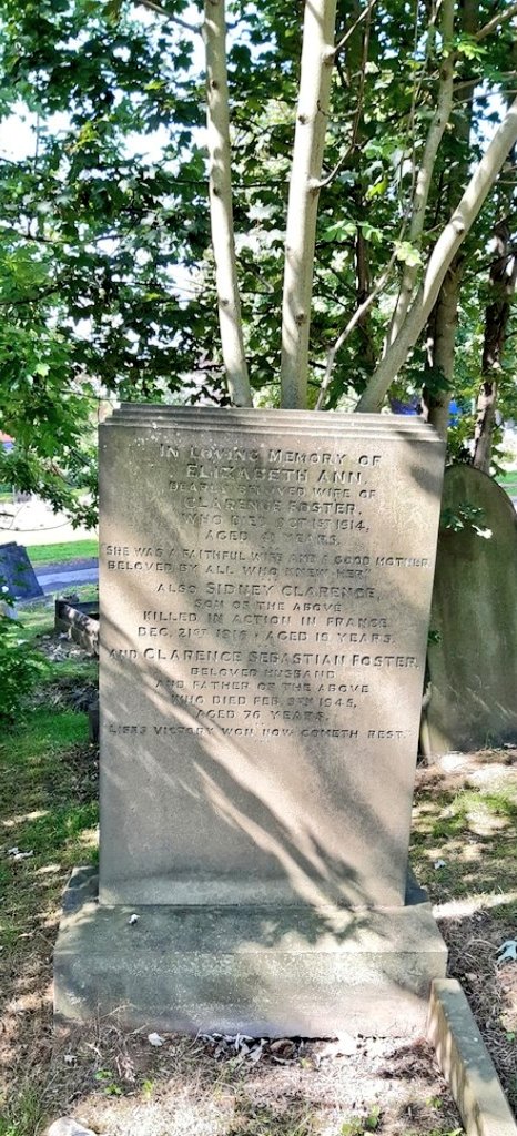 InscriptionsWw1's tweet photo. #RememberedHere
Sidney Clarence Foster
Killed in action 21 December 1916
Aged 19
#WittonCemetery #Birmingham
#WW1 #LestWeForget
Online records via https://t.co/skIyq7k0So https://t.co/BwDGa7Ynny