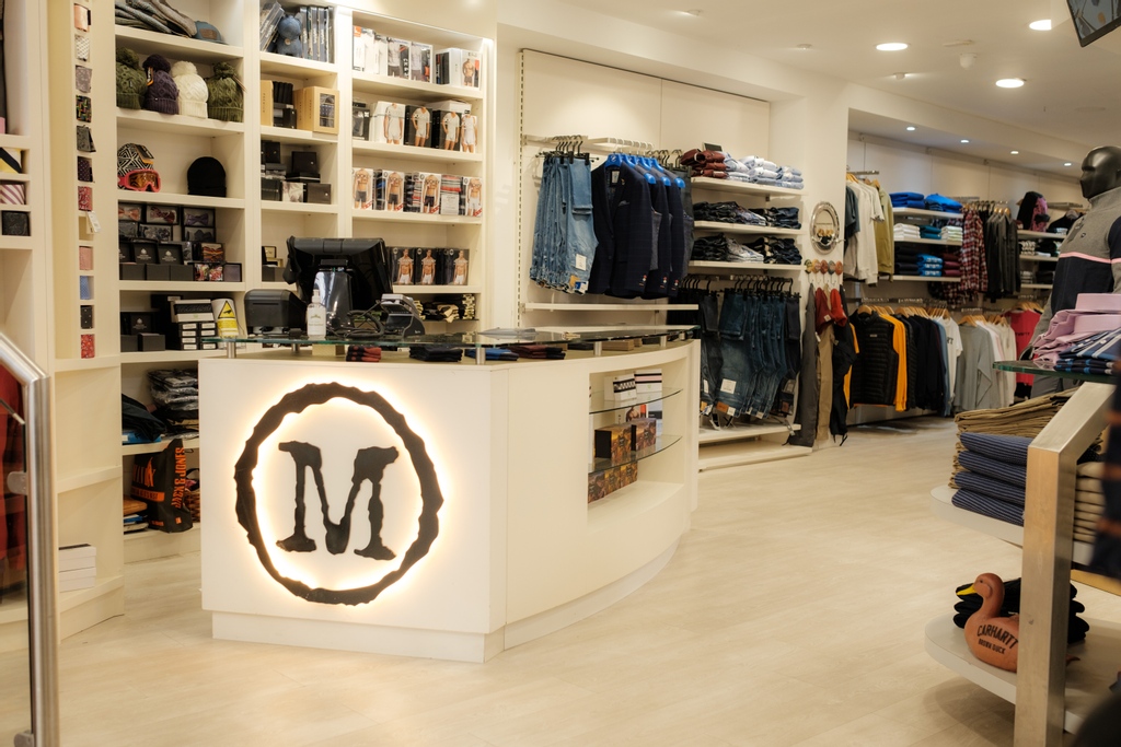 We are offering private shopping appointments each day on the run up to Christmas.  We understand some may be nervous about shopping at the moment so please give us a call to book your private shopping appointment. 

Telephone: 065 686 4928

#Manixmenswear